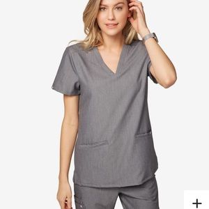 Figs Casma 3 pocket scrub top